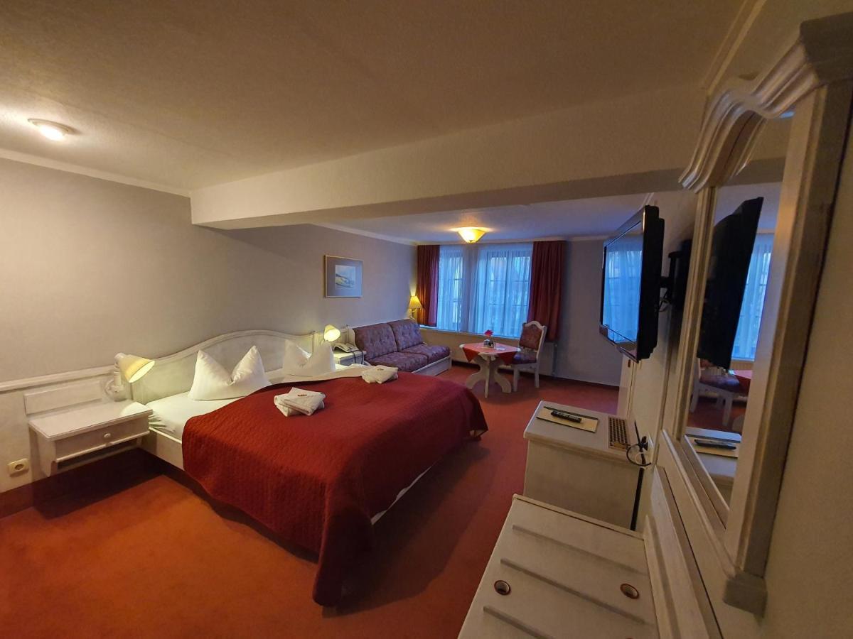 Hotel Zur Goldenen Sonne 奎德林堡 外观 照片