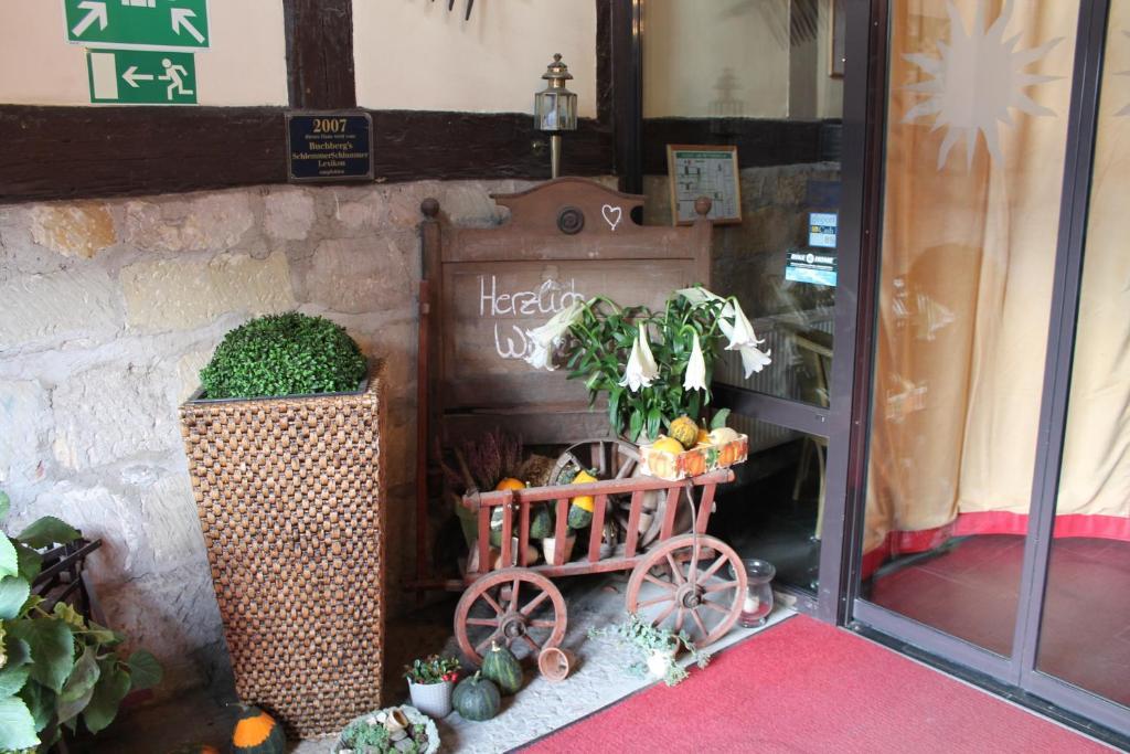 Hotel Zur Goldenen Sonne 奎德林堡 外观 照片