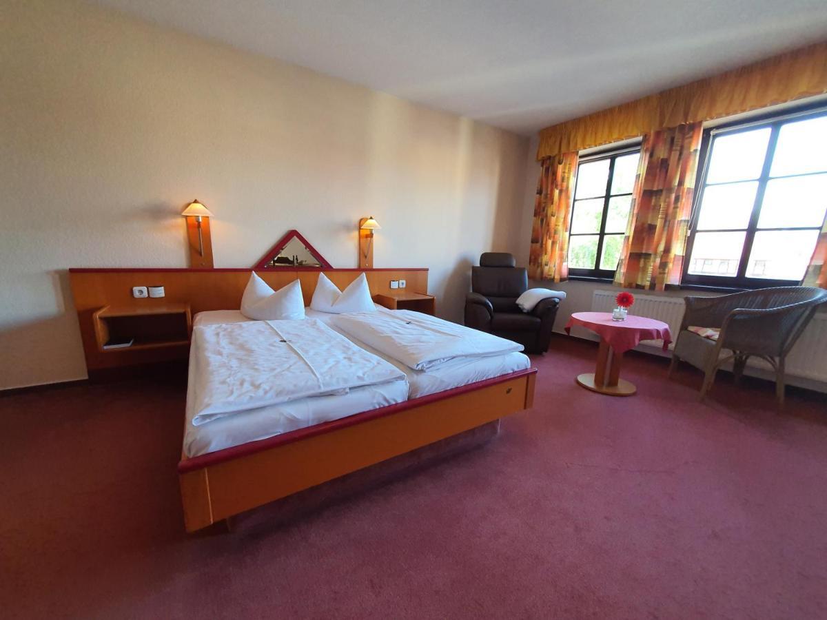 Hotel Zur Goldenen Sonne 奎德林堡 外观 照片